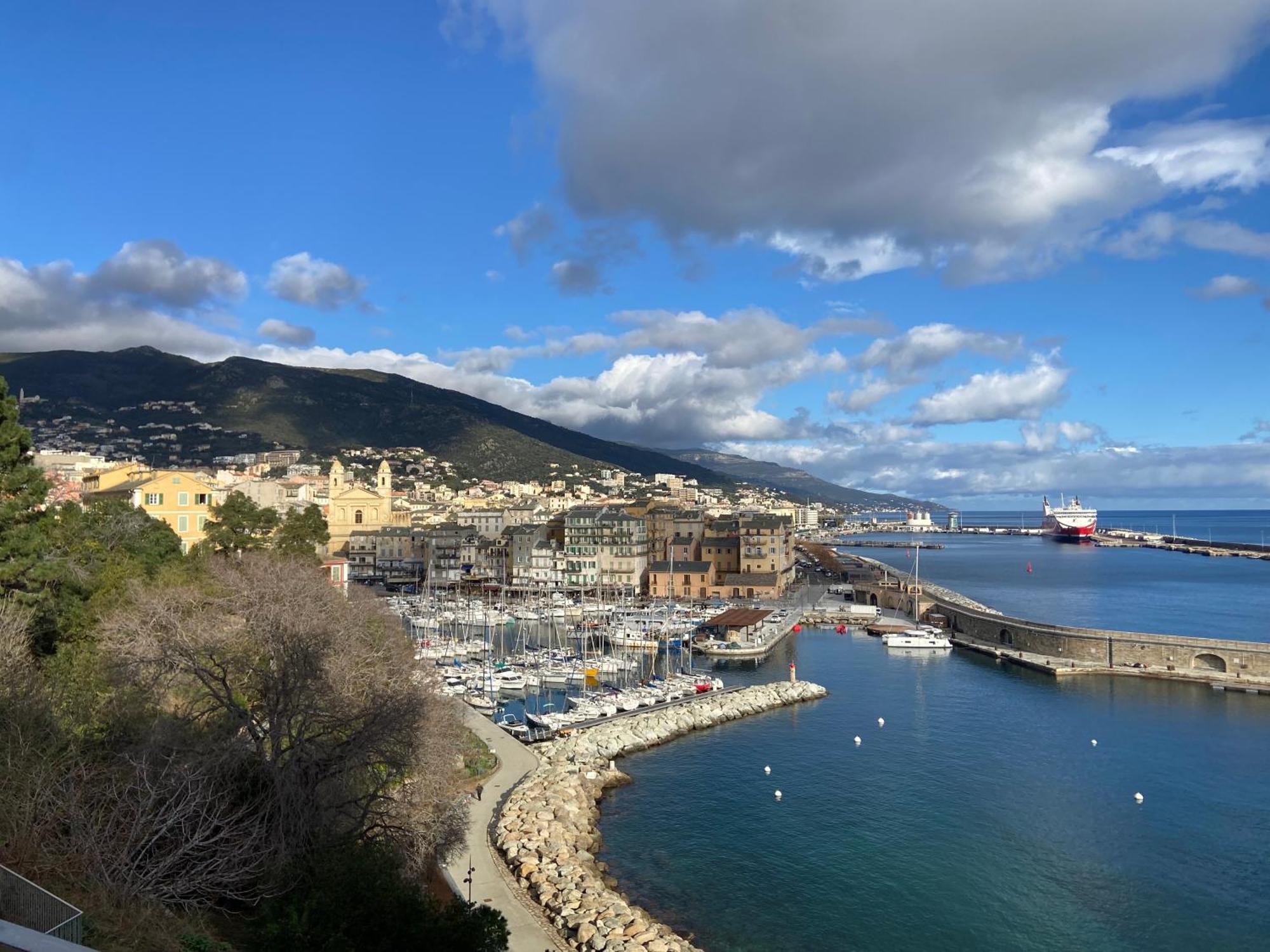 Ideal Location Triplex Centre-ville * Bastia (Corsica)