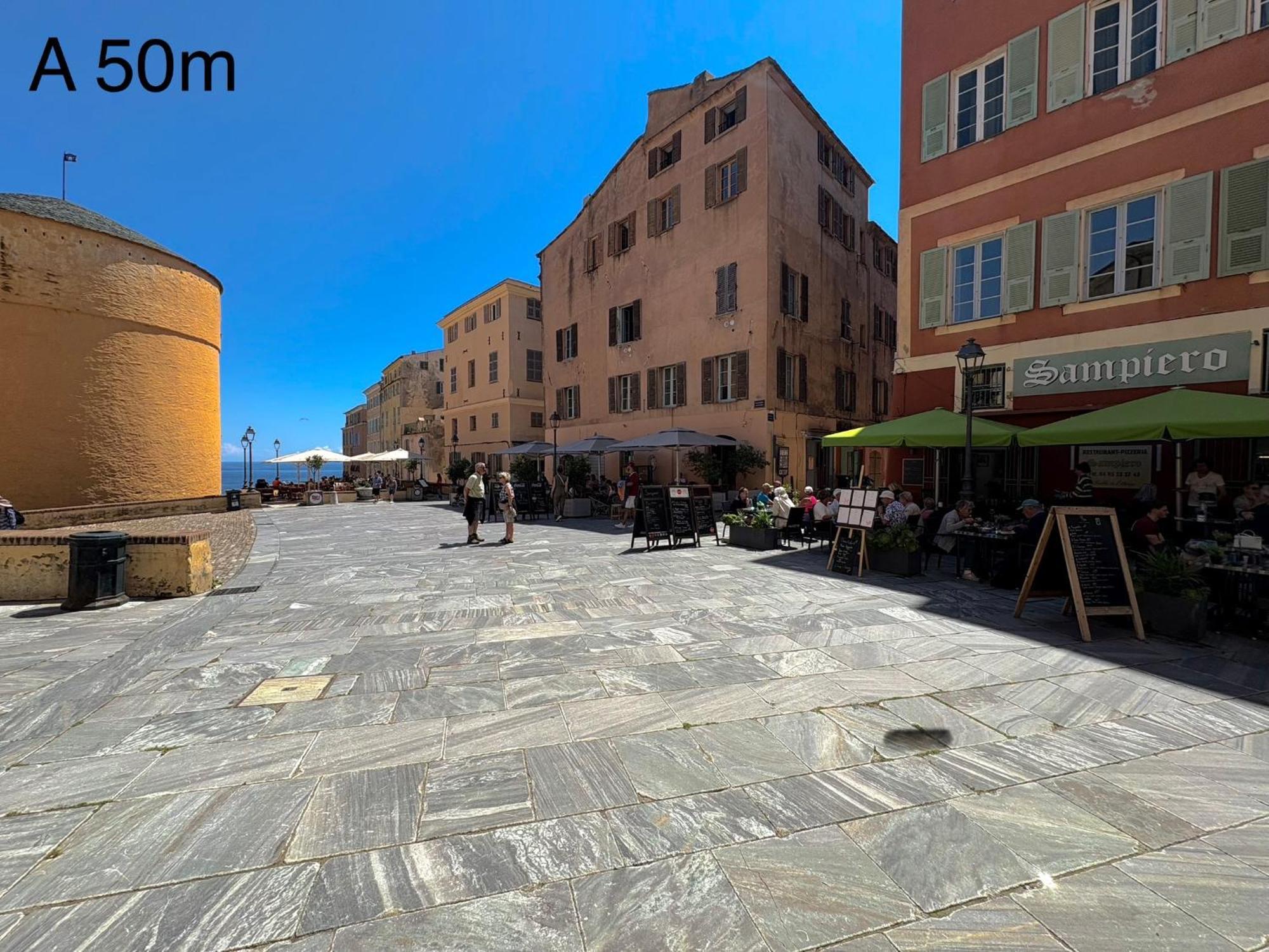 Ideal Location Triplex Centre-ville Bastia (Corsica)